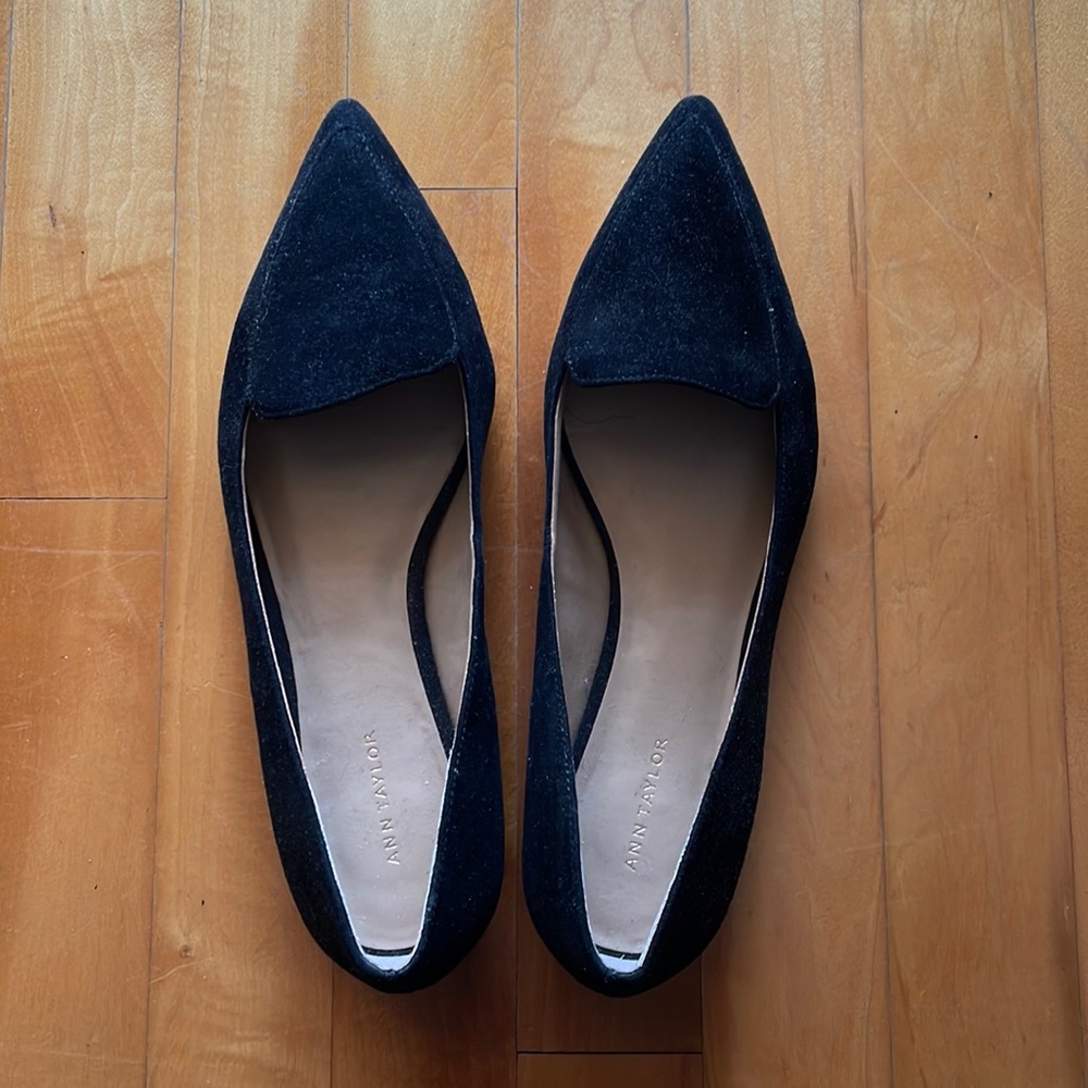 Ann Taylor Black Pointed Flats Size 7.5